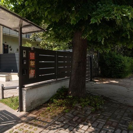 ホテル B.Bunker San Nicola La Strada エクステリア 写真